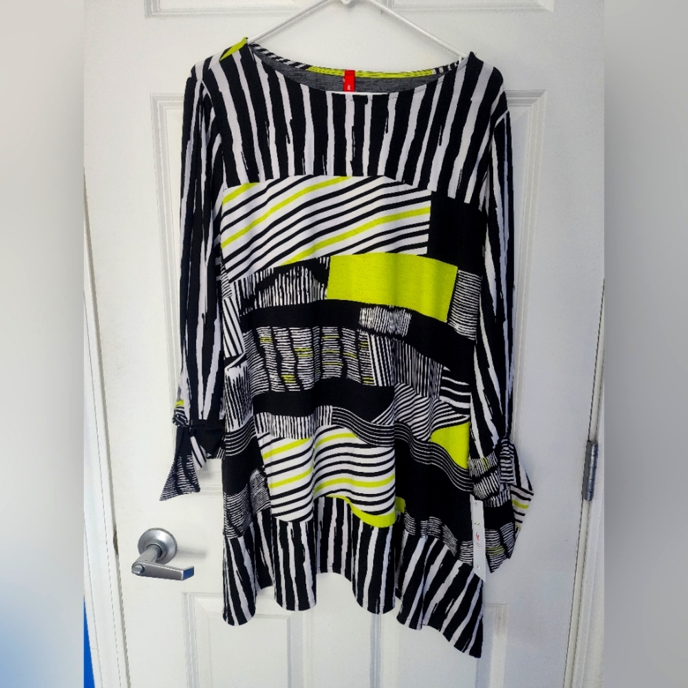 VIBRANT Women's Tunic style Top with Pockets